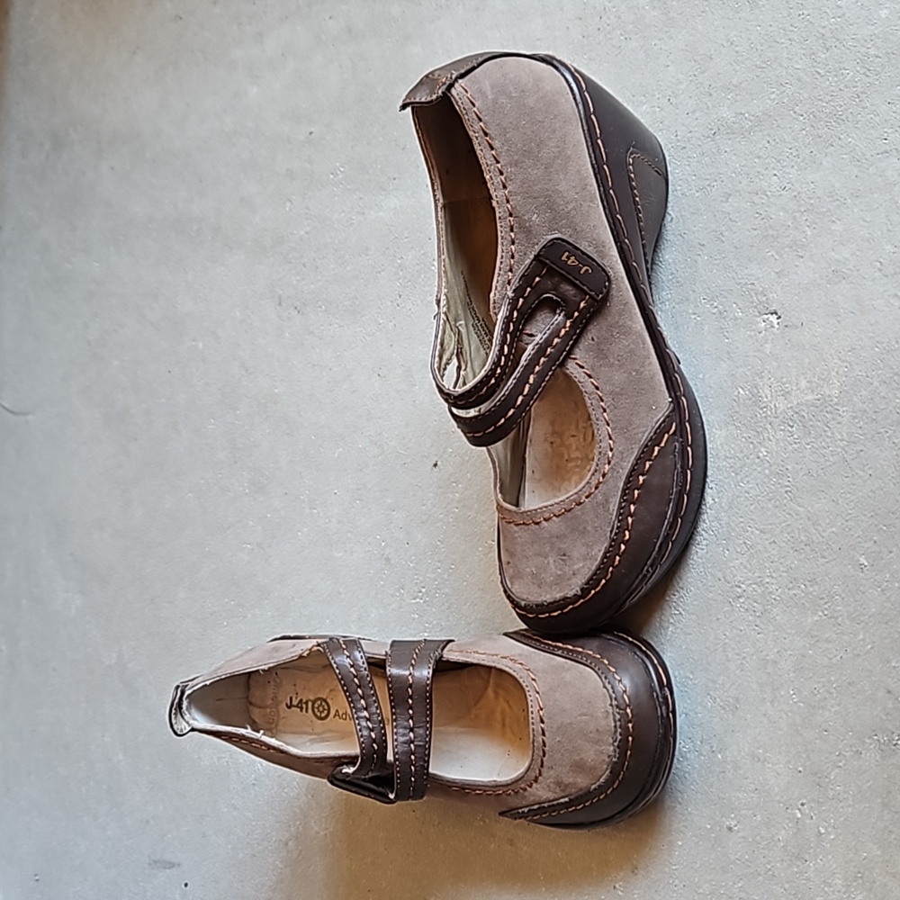 J-41 Adventure On Shoes